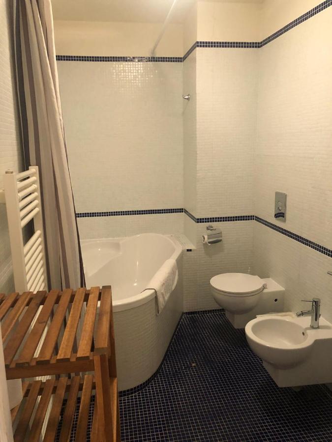 Residence La Familia Прага Экстерьер фото