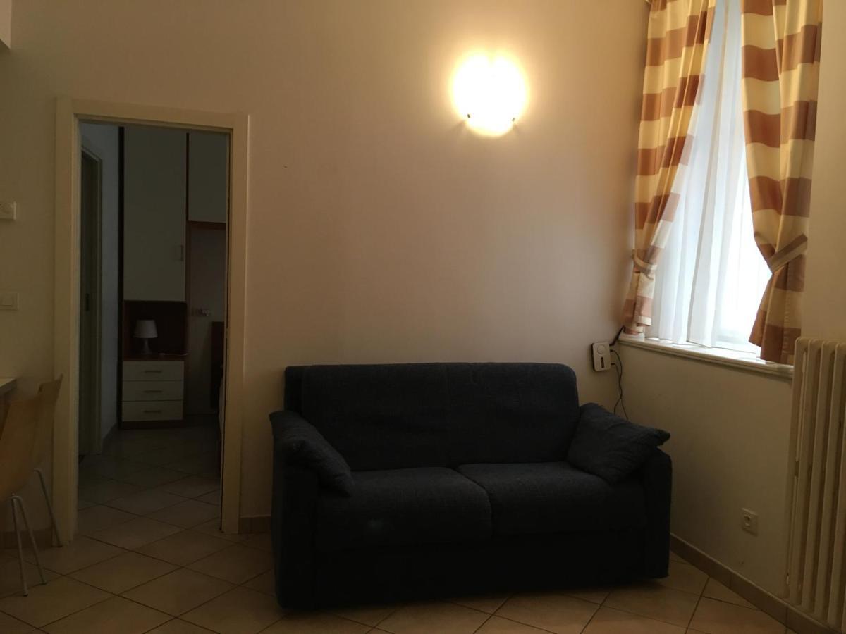 Residence La Familia Прага Экстерьер фото