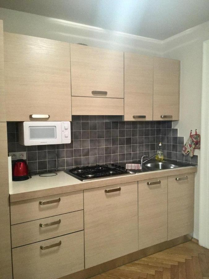 Residence La Familia Прага Экстерьер фото