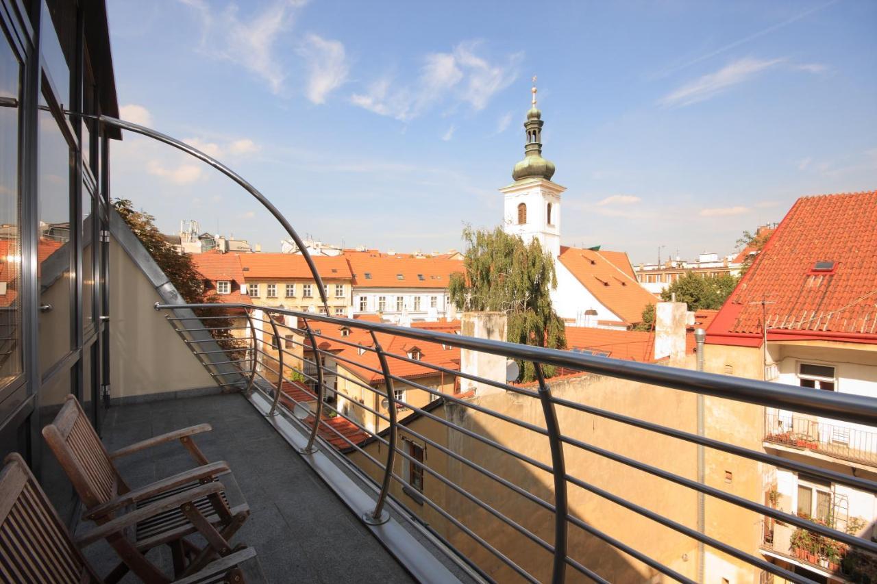Residence La Familia Прага Экстерьер фото