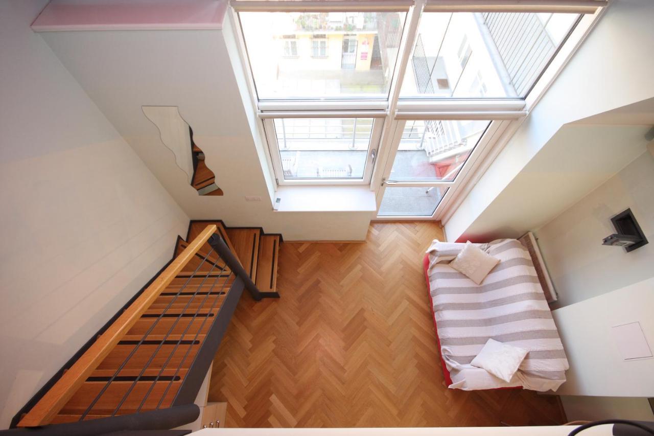 Residence La Familia Прага Экстерьер фото
