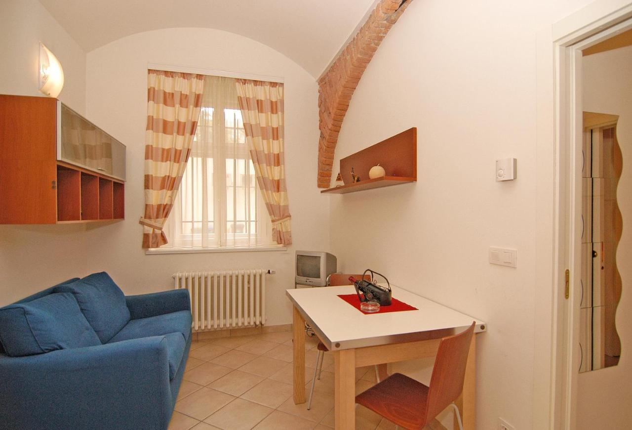 Residence La Familia Прага Экстерьер фото
